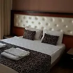 Kleopatra Togan Otel