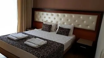 Kleopatra Togan فندق